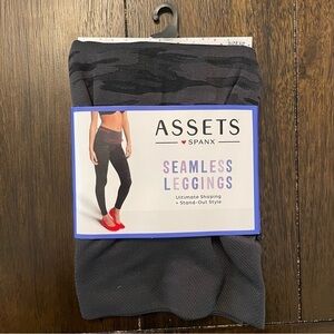 NWT Spanx Assets Graphic Camo Seamless Leggings Pepper Grey